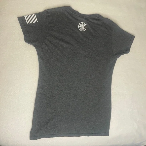 Smith & Wesson V-Neck T-Shirt - Picture 5 of 7